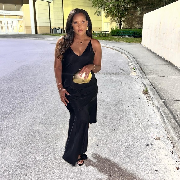 Meet your Posher, Chrissi - Picture 4 of 5